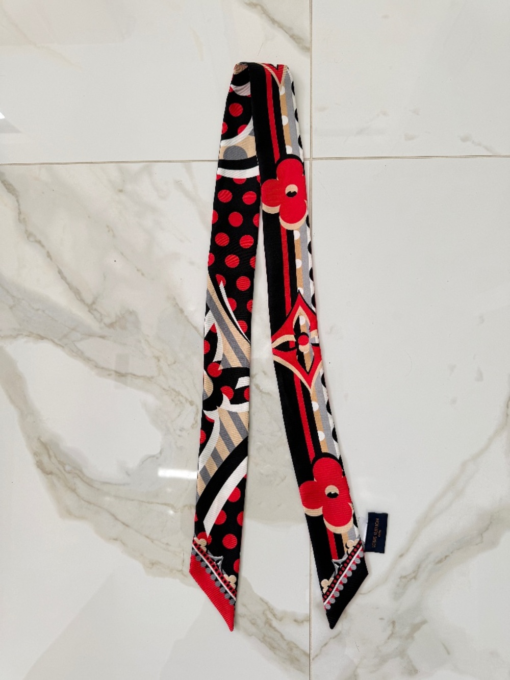 Louis Vuitton silk twilly scarf pre-owned